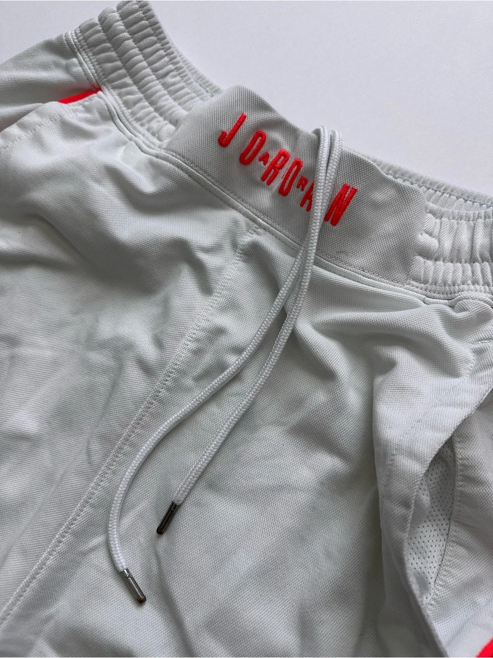 Jordan White Basketball Shorts w Black Side Panels & Salmon Accents (fits a M/L)